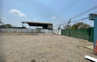 Renta de Bodega + Patio en Altamira